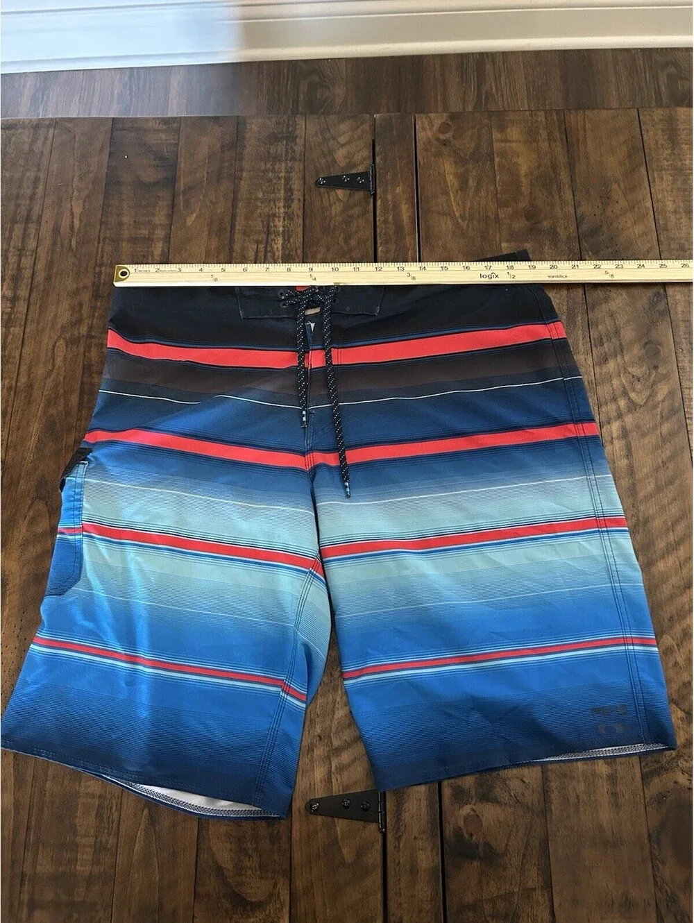 Billabong Swim Trunks Men's Size Large Red Blue Striped Surf Board Shorts A4P6